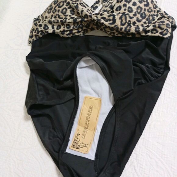 Swimsuit Women's One-Piece , Size M, Black And Animal Print NEW - Picture 8 of 12